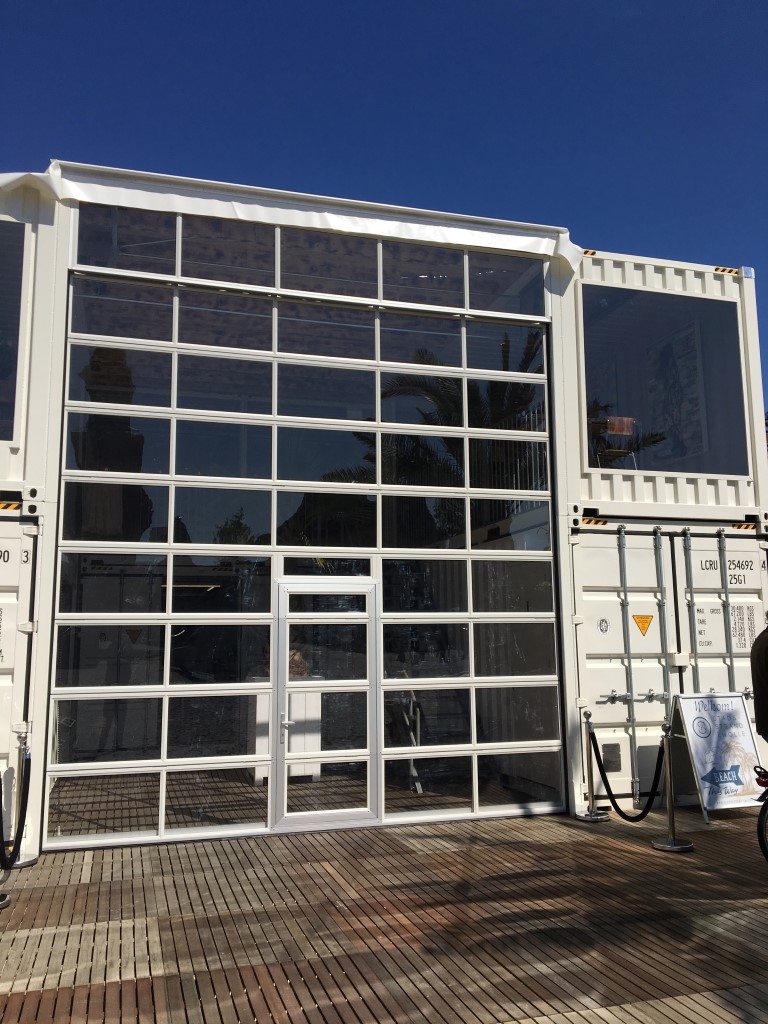 Compact folding door in temporary building