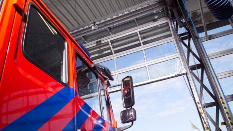 Meer ruimte voor brandweerwagens dankzij ruimtebesparende Compact deuren